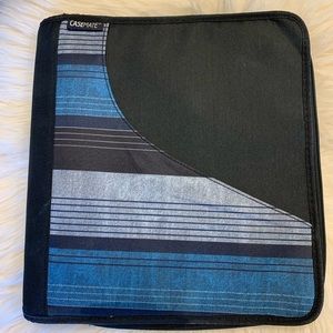 Zippered binder with pocket